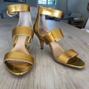 Vince Camuto Masen Gold Strap Heel 8.5 MSRP $140